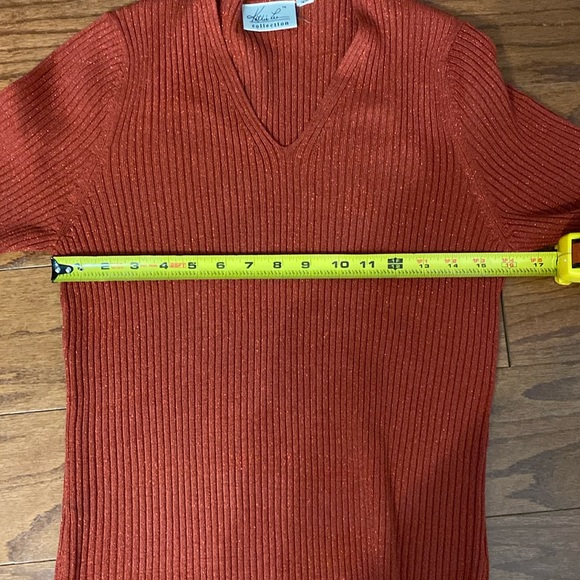 Kathy Lee shortsleeved red brick metallic sweater - Size Medium - Picture 7 of 9
